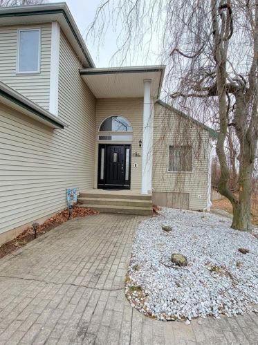 39 Nicole Rd, New Britain CT  06053-1475 exterior