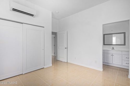 828 Cresta Loma Dr, Tucson AZ 85704-3706 exterior