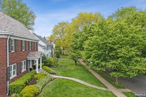 22 The Fairway, Montclair, NJ 07043-2534