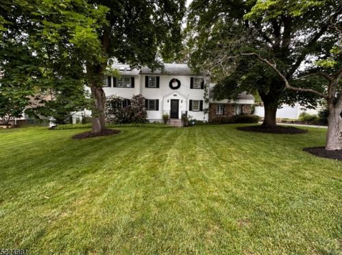 315 Mount Pleasant Ave, Livingston NJ  07039-2728 exterior