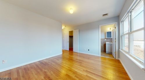 90 Vincent St, Newark, NJ 07105-4312