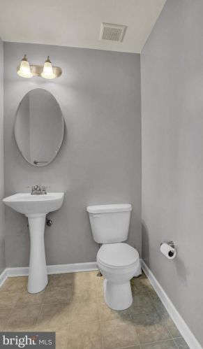 80 Frst Vw Ter, Hanover PA 17331-7449 exterior