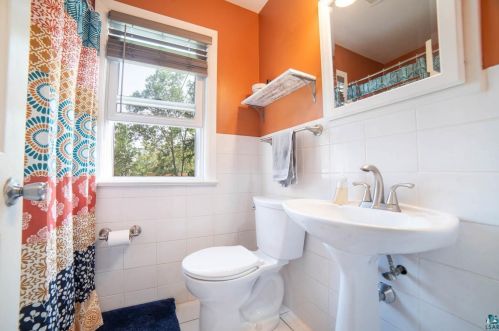 4712 Glenwood St, Duluth MN 55804-1266 exterior