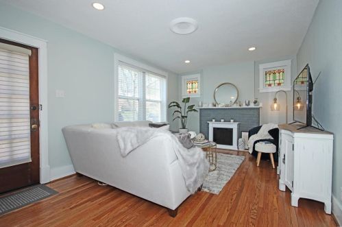 7729 Arthur Ave, Saint Louis, MO 63117-1518