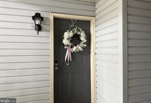 40 Chamberlin Ct, Trenton, NJ 08648-2624