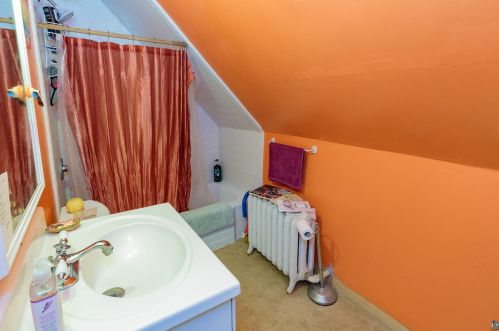 1721 1 St, Duluth MN 55806-2146 exterior