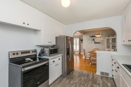 1233 Vly St, Chaska MN 55318-2425 exterior