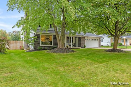 4084 Singel Dr, Wyoming, MI