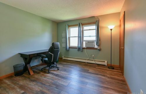 199 Oak Ave, Torrington CT 06790-6824 exterior