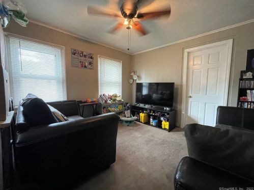 22 8 St, Derby CT 06418-1206 exterior