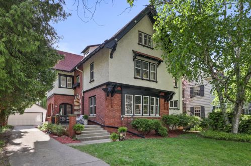 3019 Summit Ave, Milwaukee, WI 53211-3464