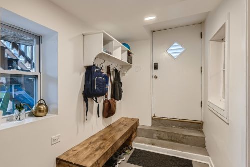 4209 Bernard St, Chicago IL 60618-1103 exterior