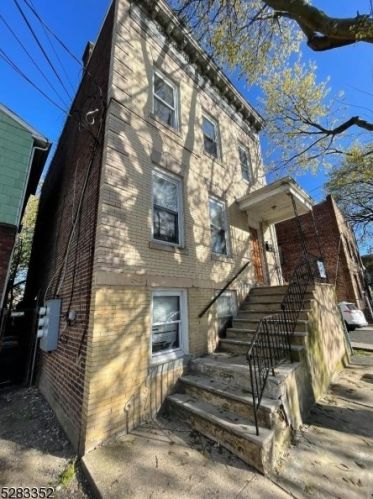 132 Telford St, Newark NJ  07106-1114 exterior