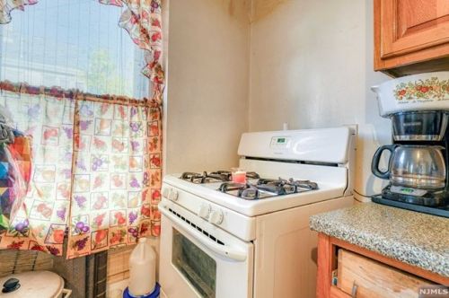 117 6 St, Paterson NJ 07508-2121 exterior