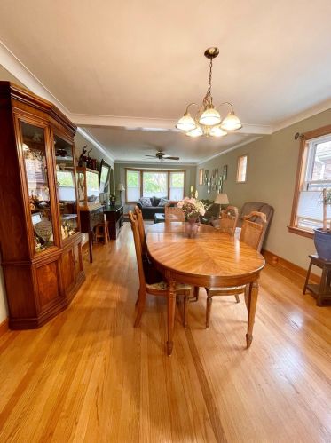 10030 Campbell Ave, Chicago IL 60655-1064 exterior