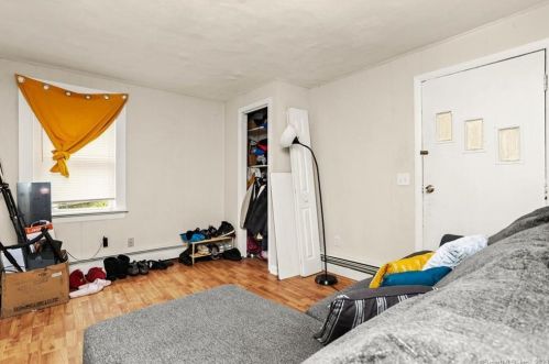 47 Gilbert St, Derby CT 06418-2015 exterior