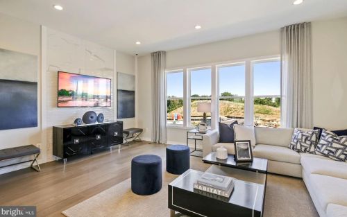 1704 Anderson Rd, Mc Lean VA 22102-1620 exterior