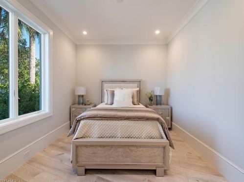 3139 Leeward Ln, Naples FL 34103-4038 exterior