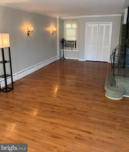 519 Gorgas Ln, Philadelphia PA 19119-1324 exterior