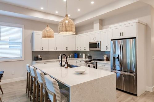 715 110th Ave, Naples, FL 34108-1819