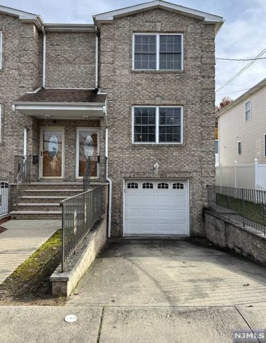 48 John St, East Rutherford NJ  07073-1026 exterior