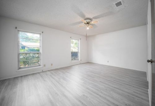 241 Normal Park Dr, Huntsville TX 77320-3438 exterior