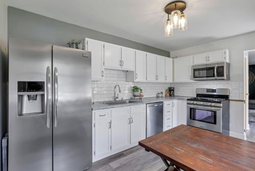 1064 Kelly Dr, Hebron OH 43025-9505 exterior