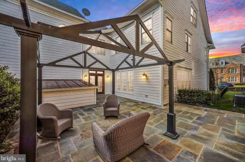 1493 Evans Farm Dr, Mc Lean VA 22101-5656 exterior