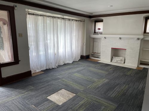 3544 16th St, Milwaukee, WI 53221-1618