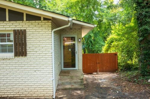 445 Lanier St, Atlanta, GA 30318-8109