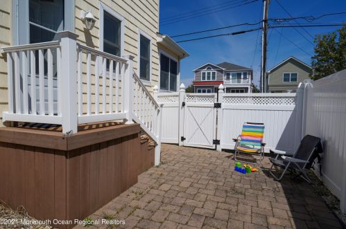 100 Vance Ave, Lavallette NJ 08735-2239 exterior