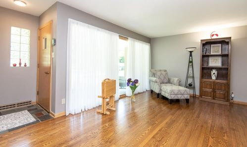 4411 Upham Ave, Milwaukee, WI 53220-5122