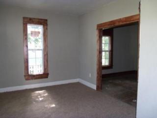 946 Poplar St, Springfield MO  65802-4051 exterior