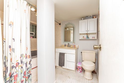 2718 Campbell Ave, Chicago IL 60647-1923 exterior