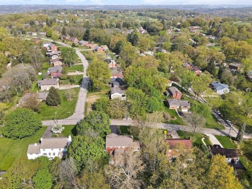 2351 Berkshire Dr, Pittsburgh PA  15241-2445 exterior