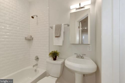 308 Rhode Island Ave, Washington DC  20001-1827 exterior