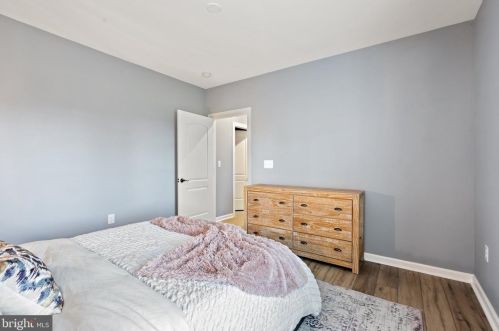 23073 Creighton Farms Dr, Leesburg VA 20175-6491 exterior