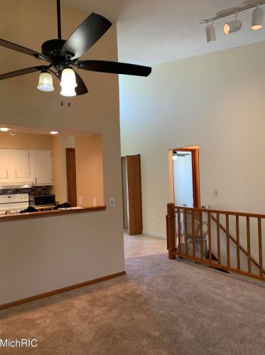 2348 Fairgrove St, Kalamazoo, MI 49009-1843