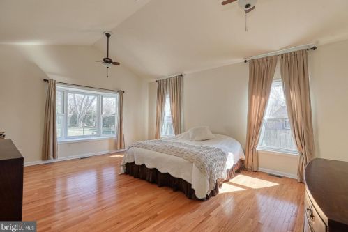 100 Acadia Dr, Riverton NJ 08077-3136 exterior