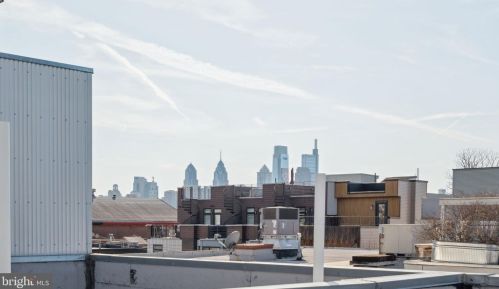 1114 Bodine St, Philadelphia PA  19147-5306 exterior