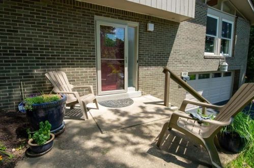 418 Hunter St, Pittsburgh, PA 15237-1946