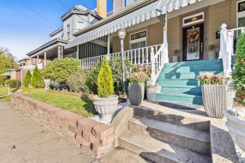 15 Hawthorne Ave, Pittsburgh, PA 15205-4511