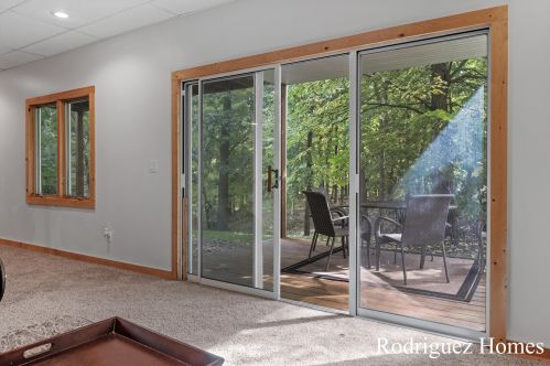 3905 Pemberton Dr, Grand Rapids MI 49508-8894 exterior