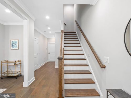 10346 Grosvenor Pl, Rockville MD 20852 exterior