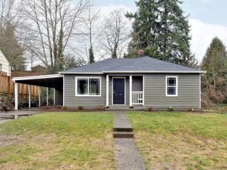 12021 70th Ave, Seattle, WA 98178-4171