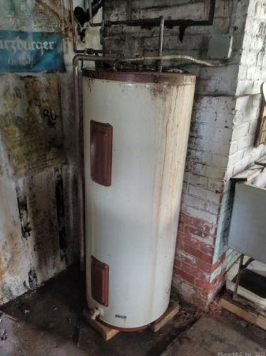 30 Franklin St, Enfield CT 06082-3608 exterior