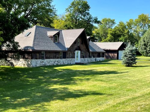 1980 Silver St, Manitowoc, WI 54220-9321