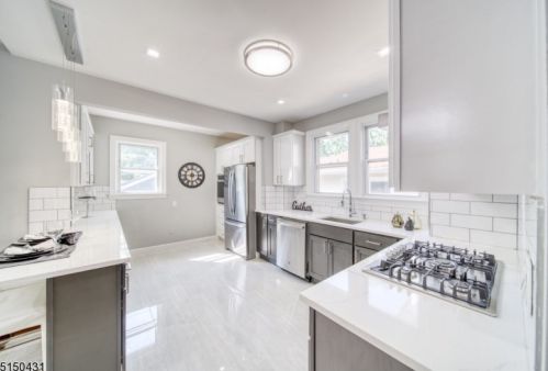 72 Hughes St, Maplewood NJ  07040-3304 exterior