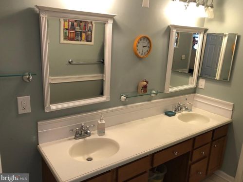 45 Malsbury St, Trenton NJ 08691-4141 exterior