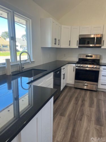 138 Brown Ave, Iselin NJ  08830-2502 exterior